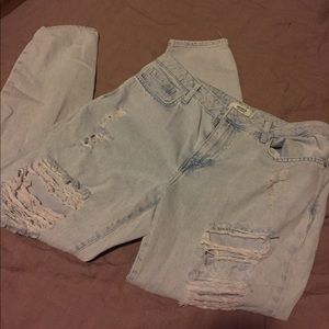 Ripped jeans w/hint of color